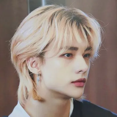 Free hyunjin AI Voice Generator (no sign-up, no limits)